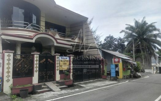 dijual rumah di jalan pulau pulau