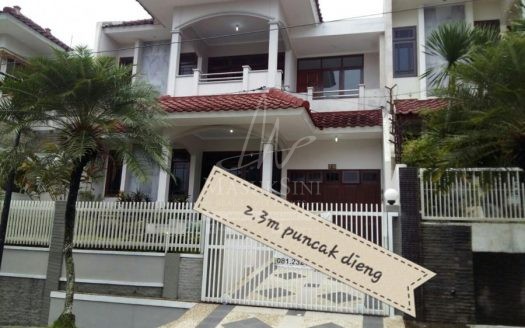 dijual rumah di puncak dieng