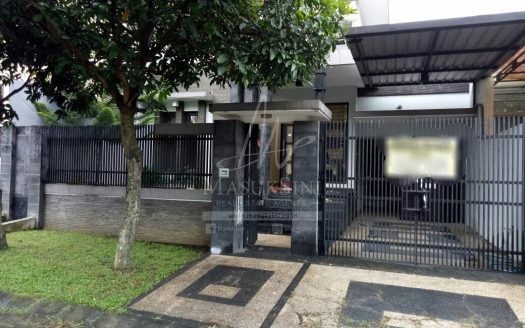 Rumah dijual di araya