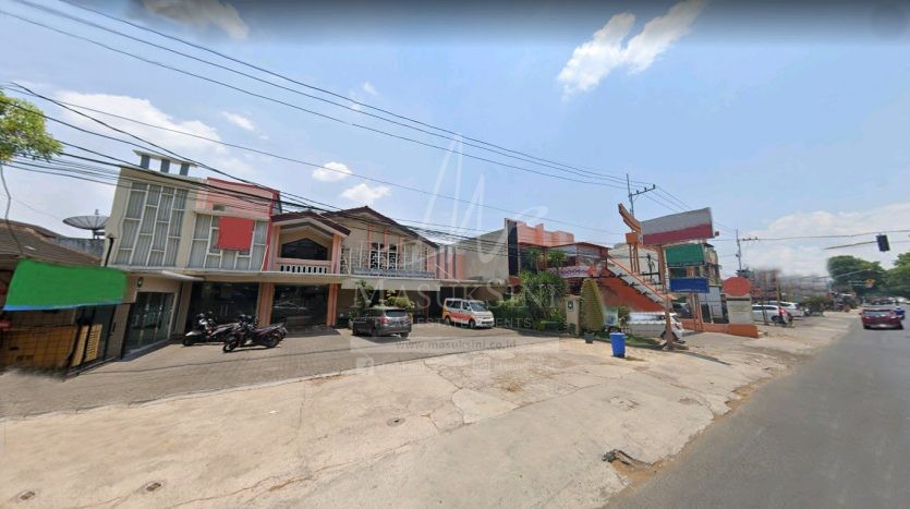 Rumah Usaha Strategis di Tumenggung Suryo Kota Malang